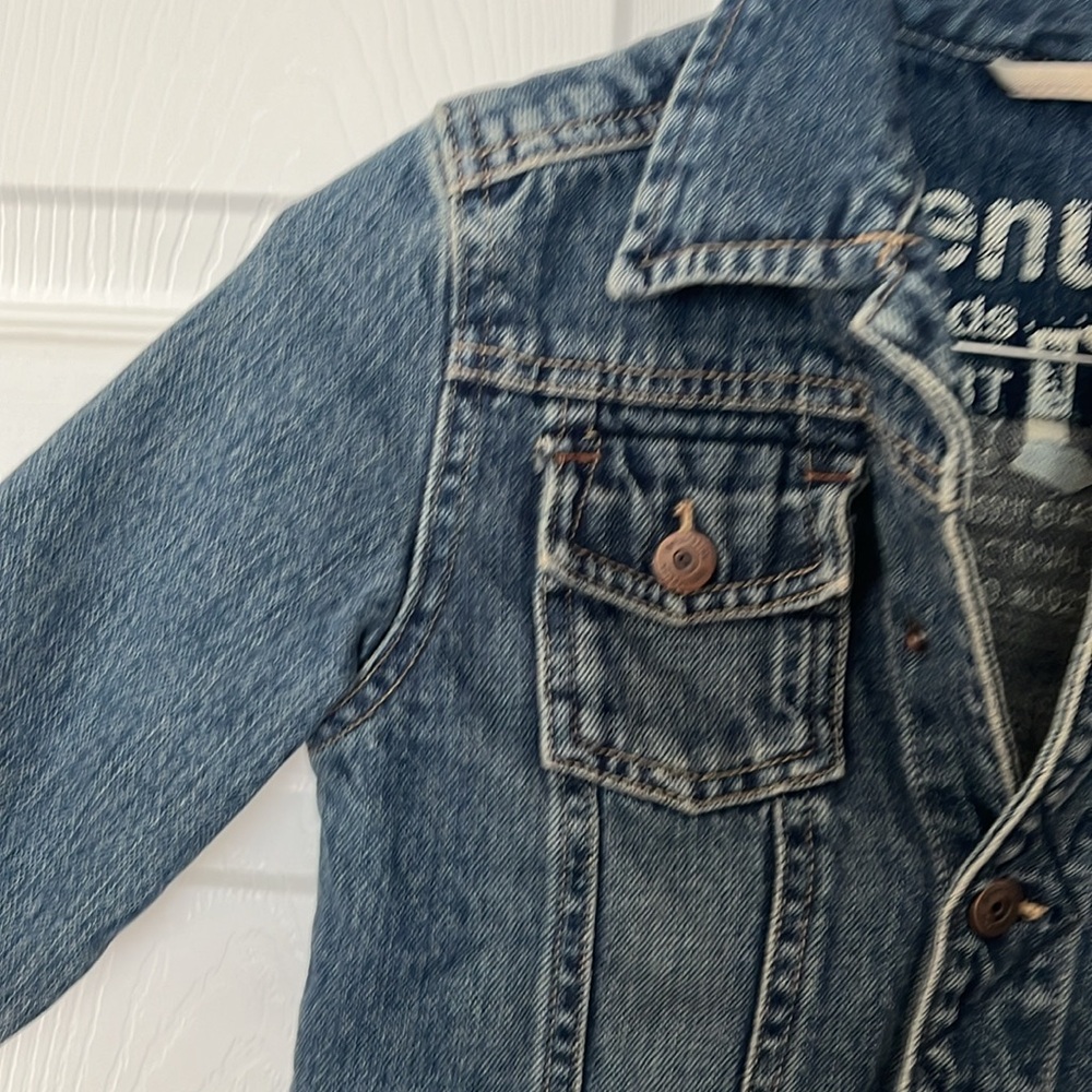 Jean jacket. - Picture 3 of 5